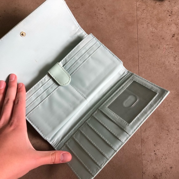 2 wallets - Picture 3 of 8